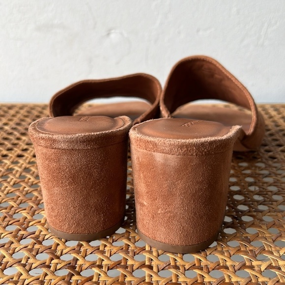 Bernardo Bailey Leather Embroidered Sandal - Picture 3 of 9